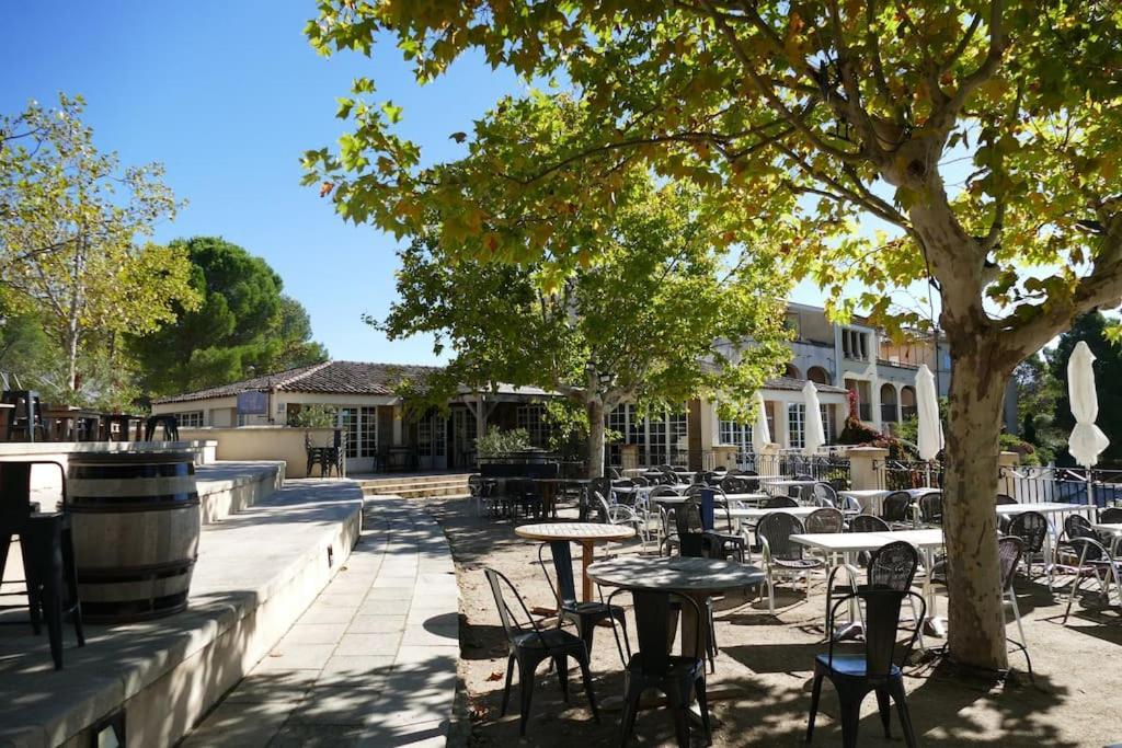 Appartement Clim & Piscine Sur Golf Pont-Royal Buitenkant foto